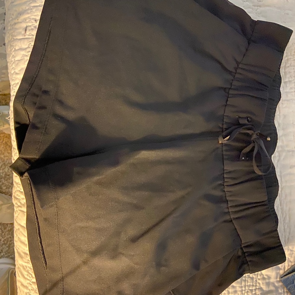 Lululemon On the fly shorts